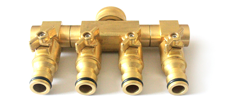 Duty پیتل 4 Way Hose Manifold Hose Pipe Adapter